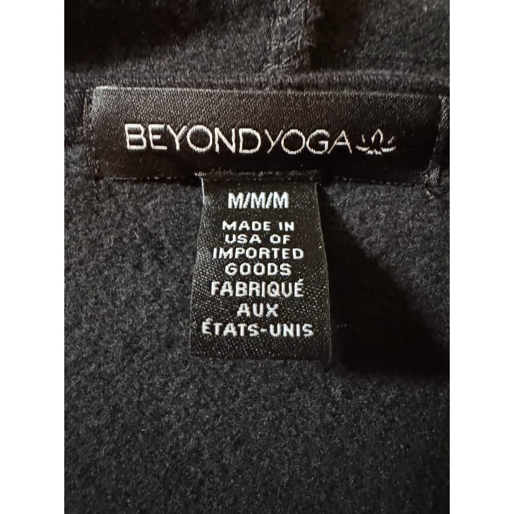 Beyond Yoga On The Go Jacket size medium - Picture 2 of 4